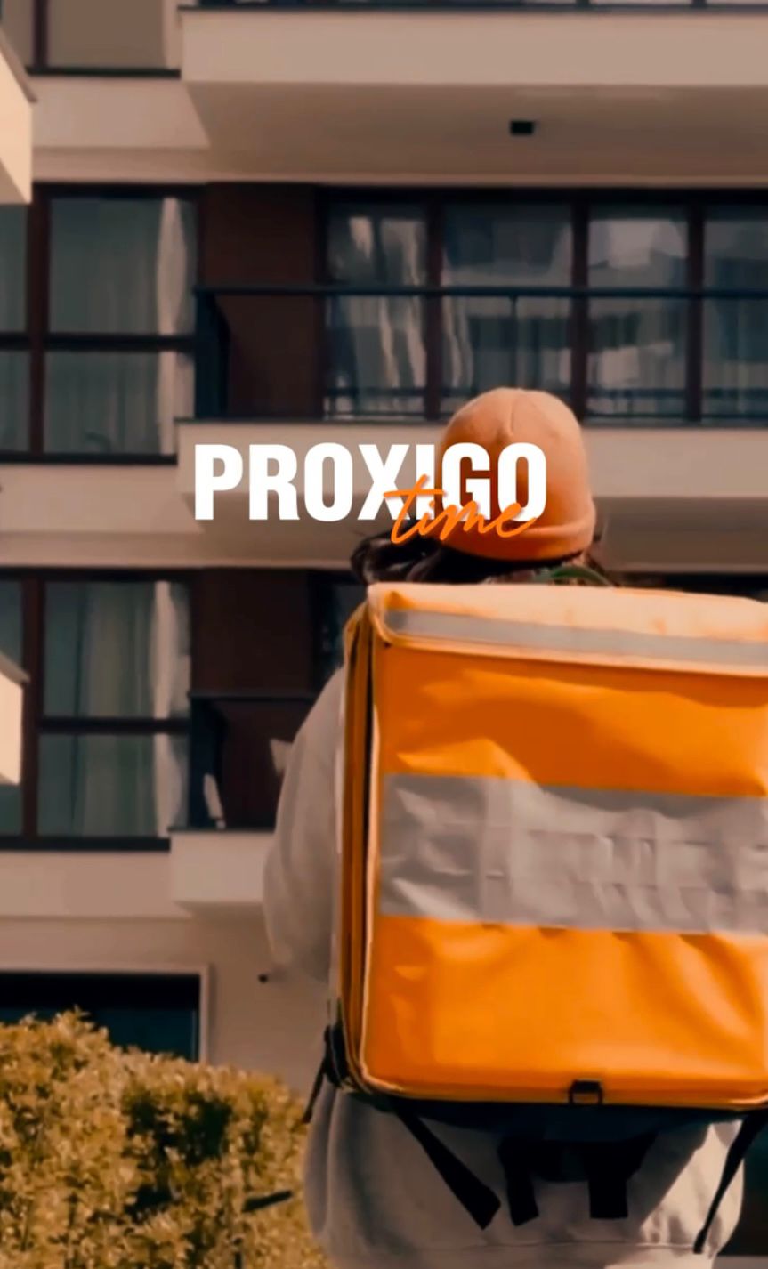 Livreur Proxigo en cours de livraison